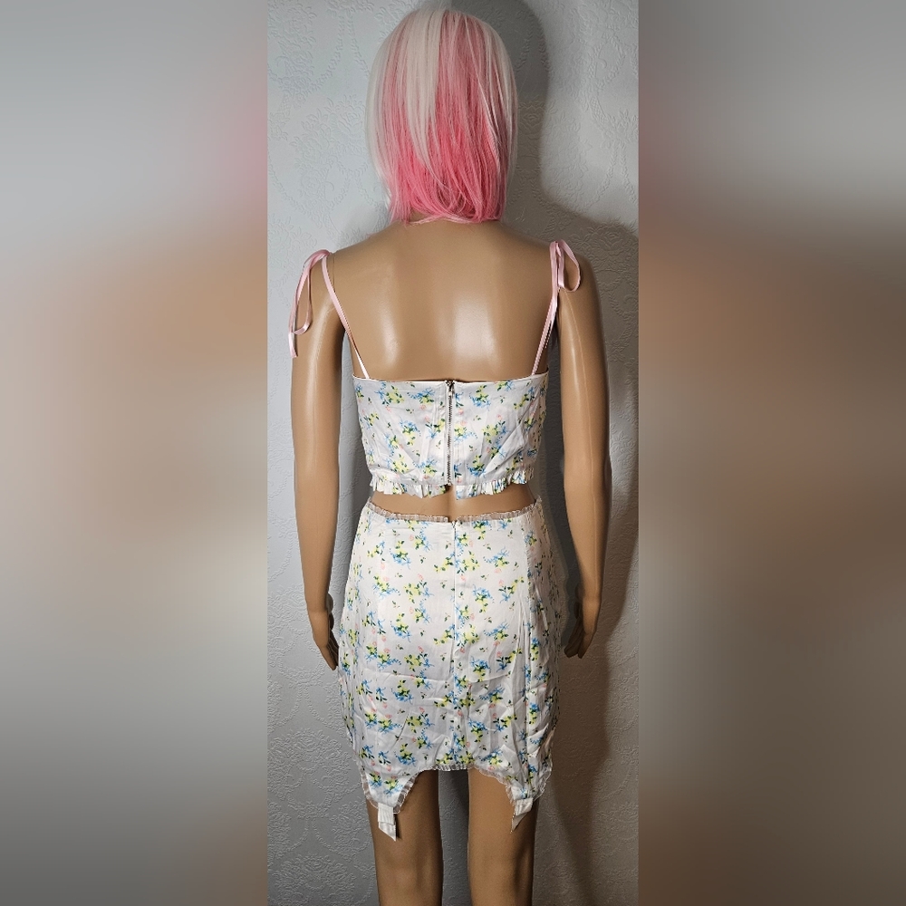 NWOT Ditsy Pattern Ruffle Set S - Picture 6 of 7
